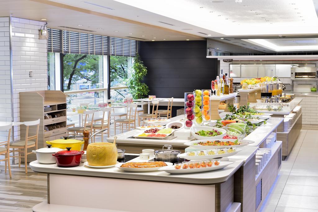 Hotel Nikko Fukuoka Fukuoka  Zewnętrze zdjęcie A buffet in Japan