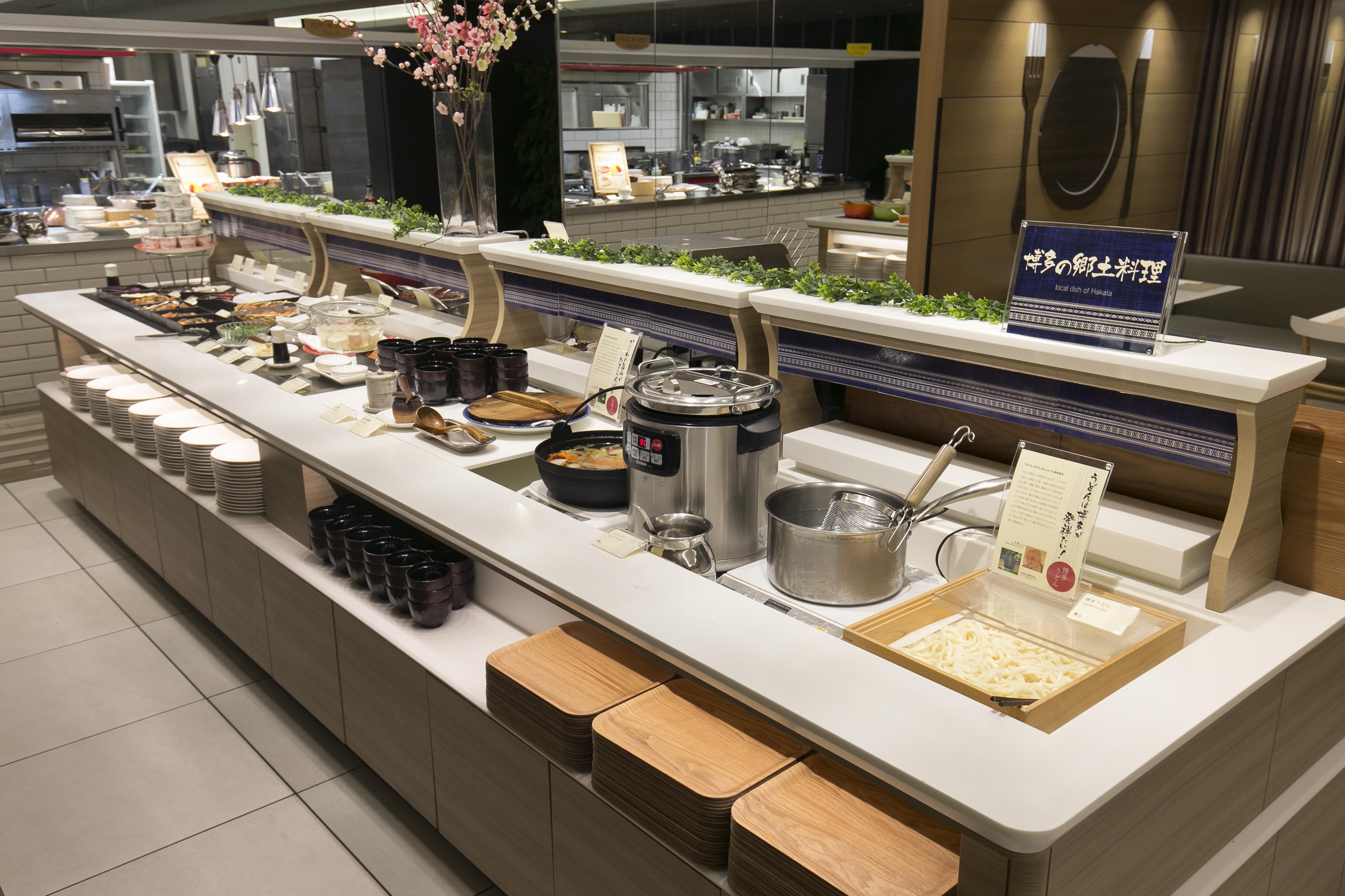 Hotel Nikko Fukuoka Fukuoka  Zewnętrze zdjęcie A buffet at a restaurant