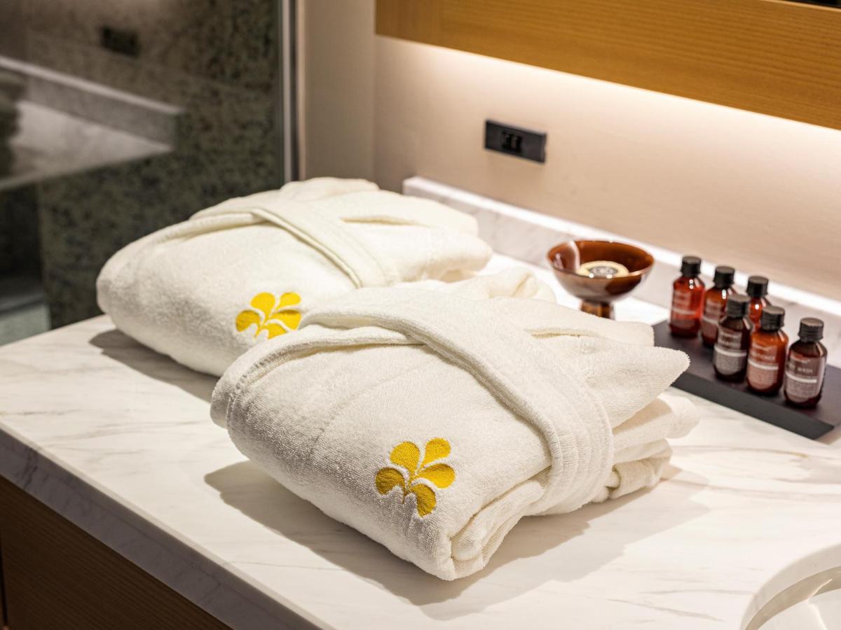 Hotel Nikko Fukuoka Fukuoka  Zewnętrze zdjęcie Bathrobe